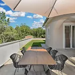 Βίλα Marifran 2405